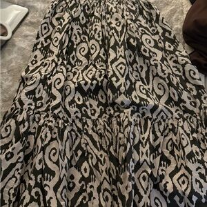 Zara Black and Cream Patterned Skirt